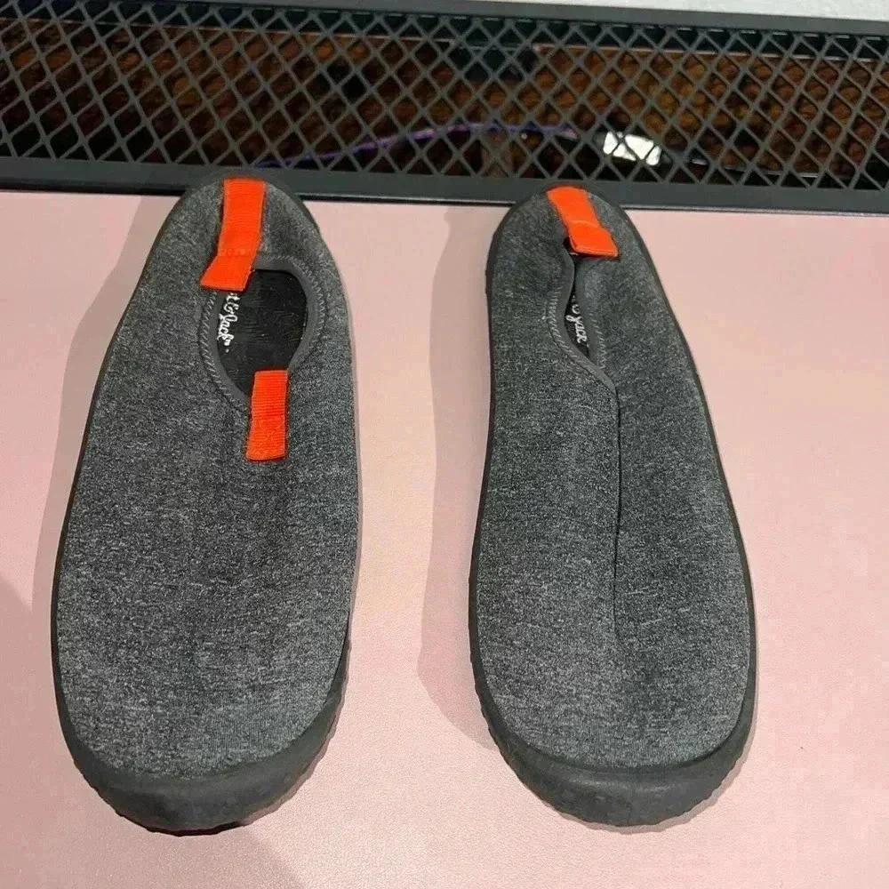 Cat & Jack Grover Slip-on Water Shoes Boys Size 4 Gray With Orange Summer, Vacay